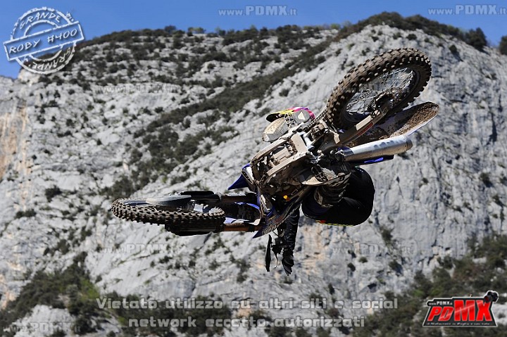 ROB_2423 (Copy).jpg